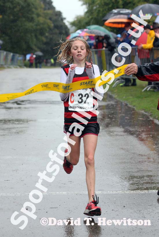 Herne Hill Harriers victory in the under-13 girls ERRA National Athletes Road Relay. Photo: David T. Hewitson/Sports for All Pics